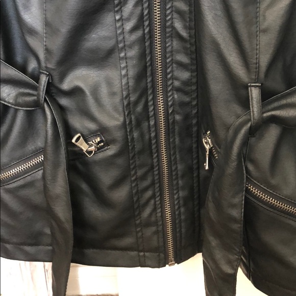 Jacket (fall) - Picture 7 of 8